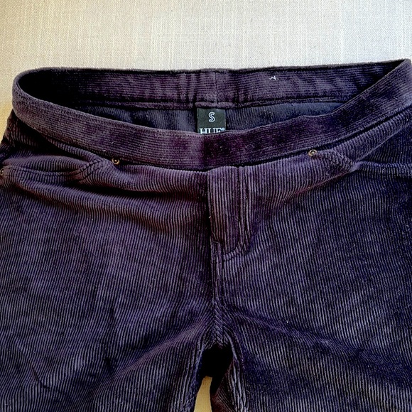 Pants - Hue Black Corduroy Leggings. Size Small